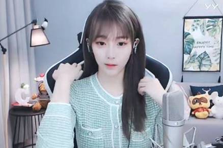 被长文表白，小CC晒图
