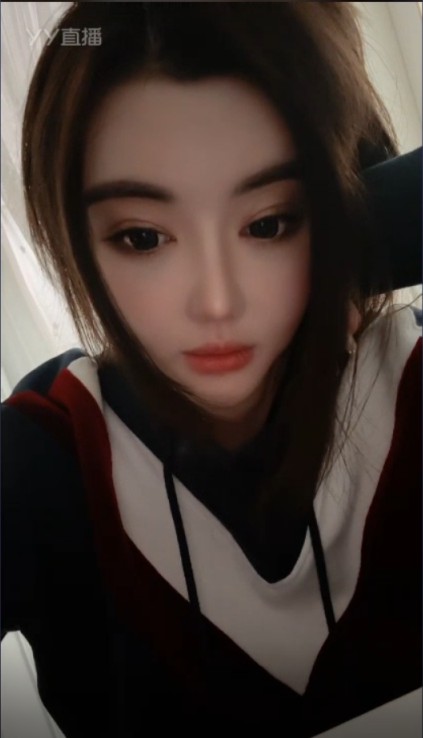 小两口谈情说爱，杰哥随礼！