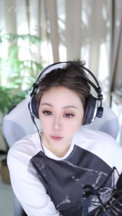 QJY自称脸盲，对自己颜值没有清晰认知！