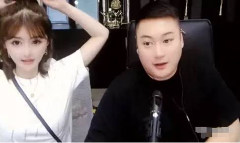 向两大电母借钱打仗，老李后悔