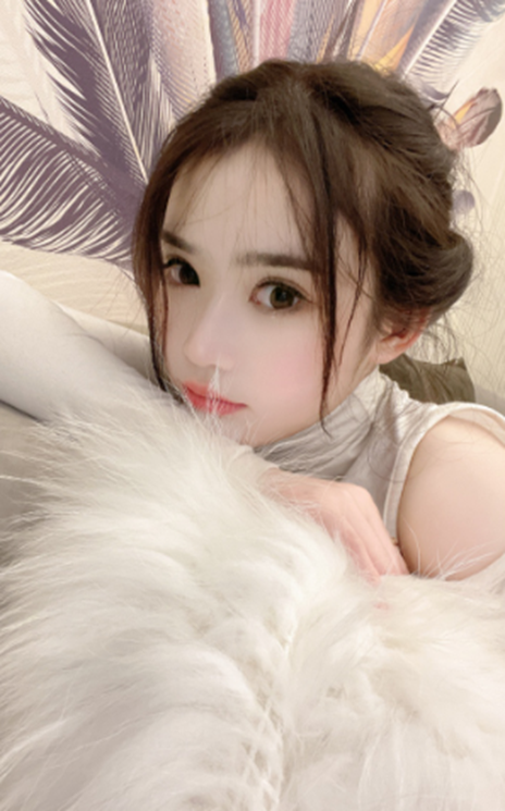 她签约睿廷后就扛起了大旗