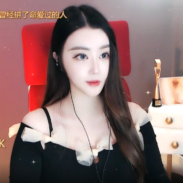 清秀迷人！晓夏最新美照大放送
