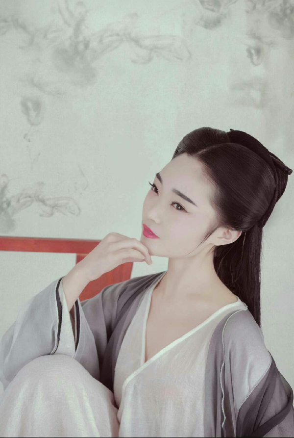 学生妹“喷血”靓照！