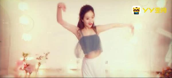 甜美主播王甜现身颐和园