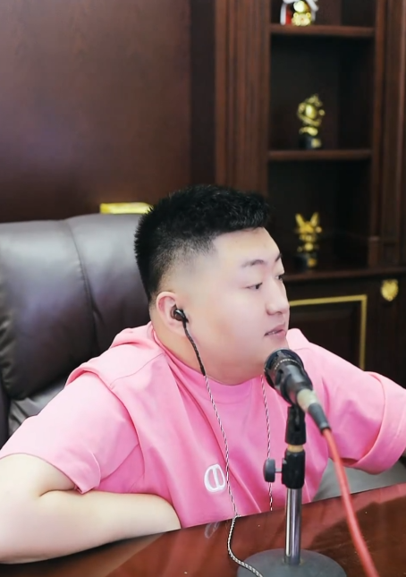 小洲感叹YY顶流主播，近两年都到期了