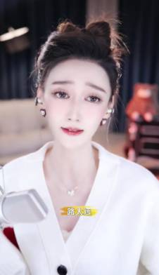 小 NONO吃饱，超级电母！