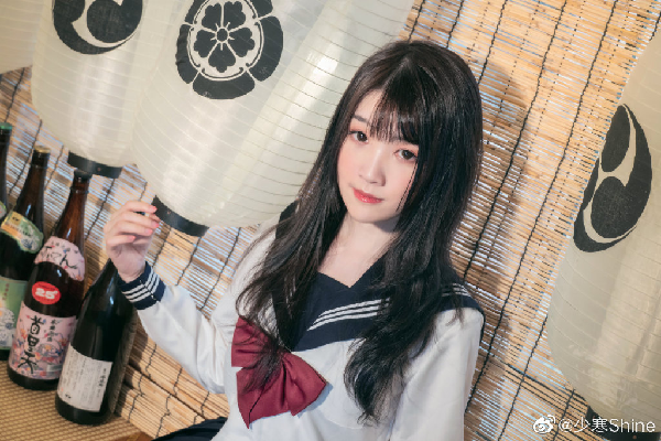 又纯又欲！少寒JK、黑丝私房写真