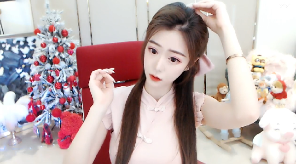 魅力四射！小天天绝美旗袍装开播！
