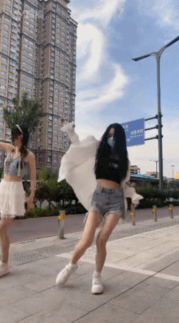 鱼闪闪运城户外，街头和妹妹跳舞