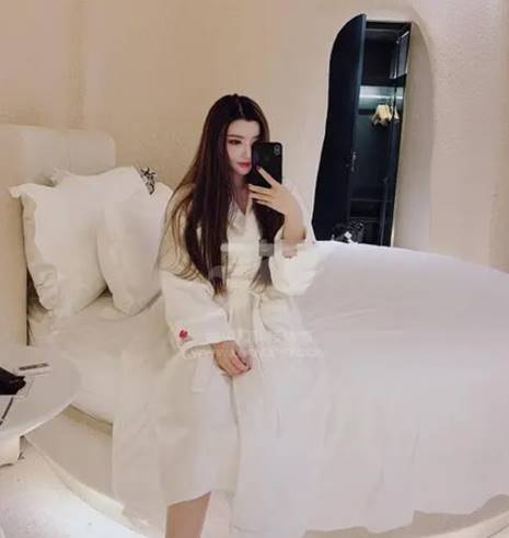 真电母，晓夏只要开播就能吃饱