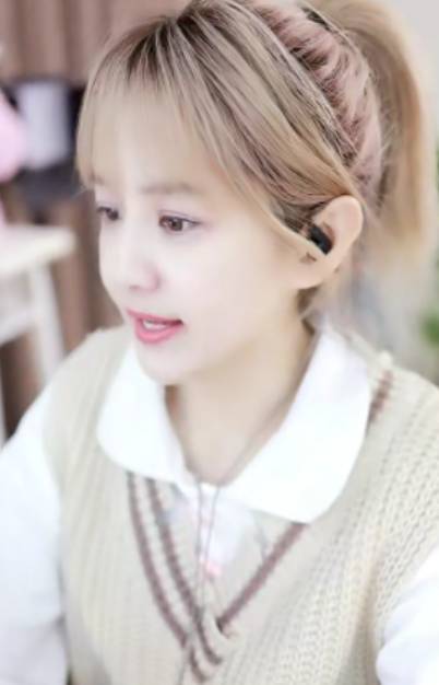 女歌、女脱打冒烟，大佛要鞠躬？