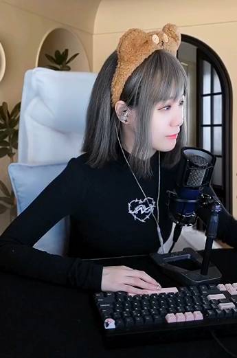 小阿瑾依旧吸金，超级电母无疑！