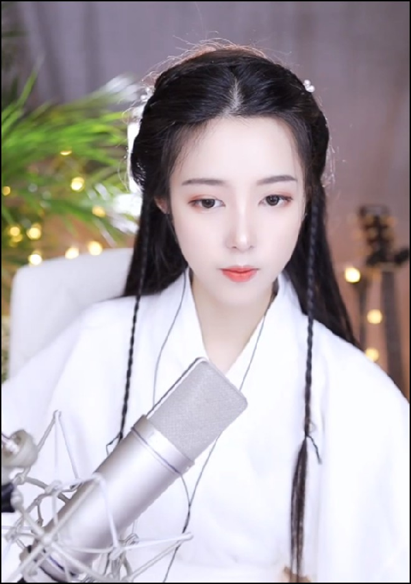 不背人，文儿公开挖总部电母！