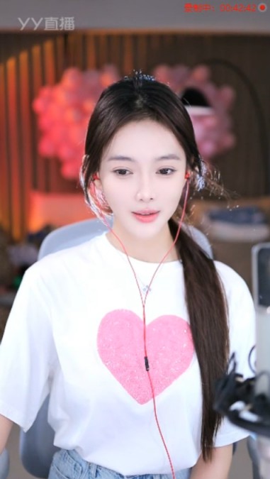 芮甜甜聊感情，和身边的异性都处成了哥们