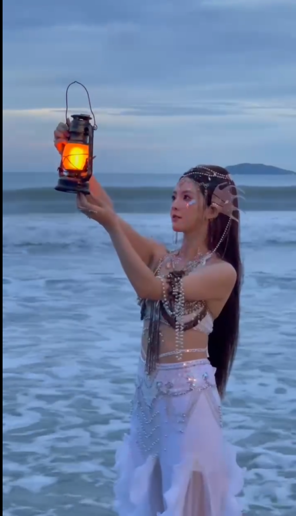 化身人鱼公主，小呵绝美照抢先看