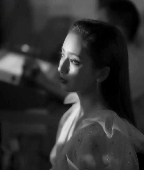 颜值天花板小佳琪