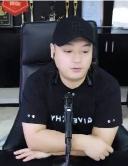 YY月报：安萱起纷争，文李又冲突