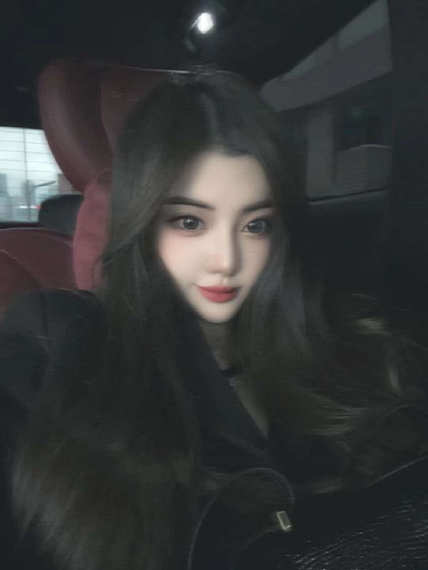 段子夏营业，听说有人夸我好看？