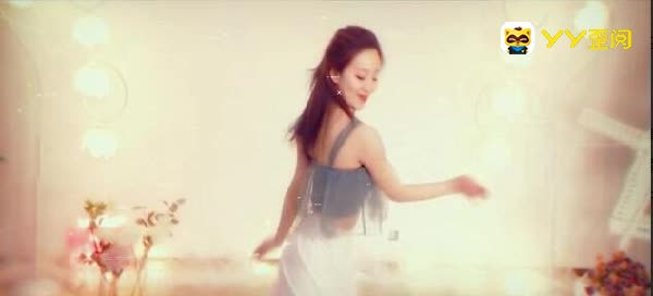 甜美主播王甜现身颐和园