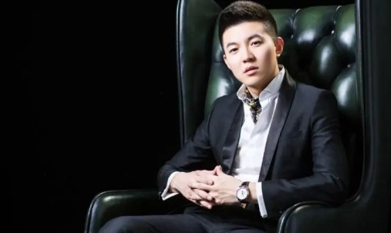 玄律疯狂签约主播！