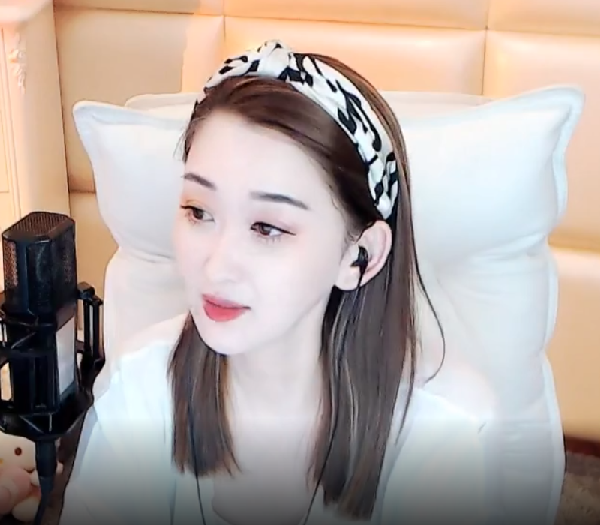 大美美复古造型，很有年代感