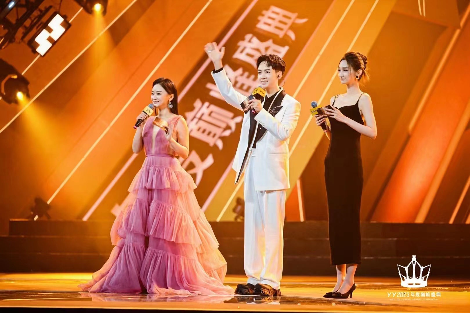 NONO复古写真，亲妈认不出？