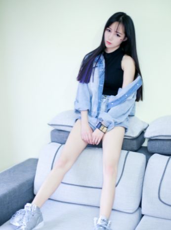 吃饱了，她是新闻主播的天花板！