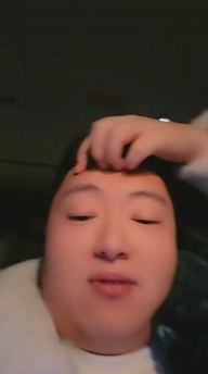吃饱不忘恩师，崽崽豪刷小洲